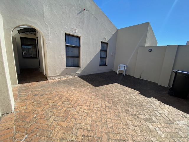 2 Bedroom Property for Sale in Strandfontein Village Western Cape